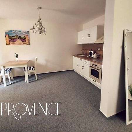 The Meetinka Apartments Есеник Экстерьер фото