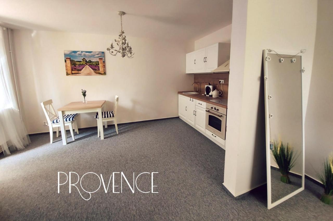 The Meetinka Apartments Есеник Экстерьер фото