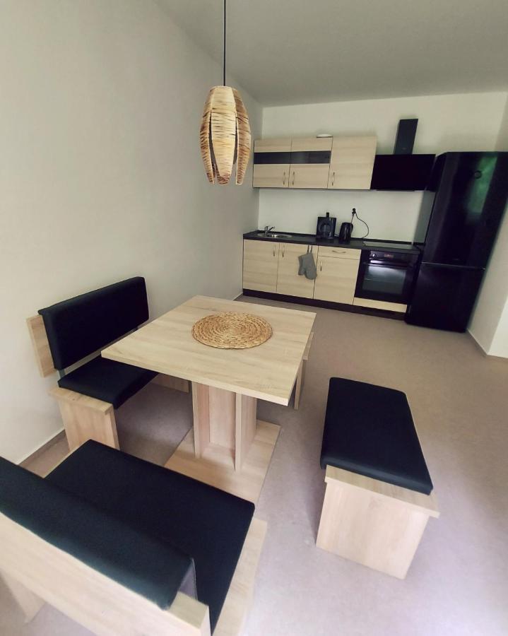 The Meetinka Apartments Есеник Экстерьер фото